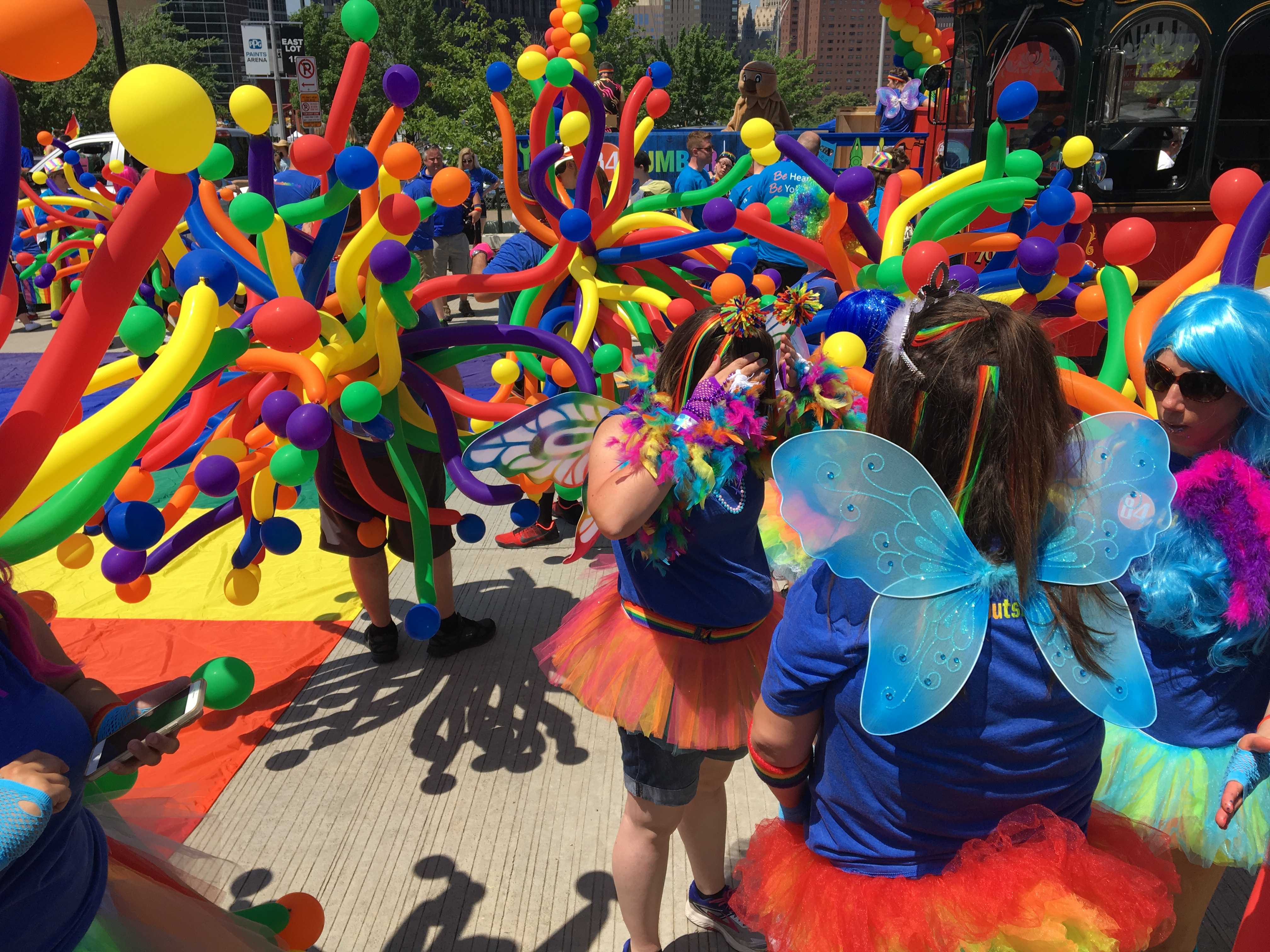 Thousands line streets for rally and march at Pittsburgh Pride