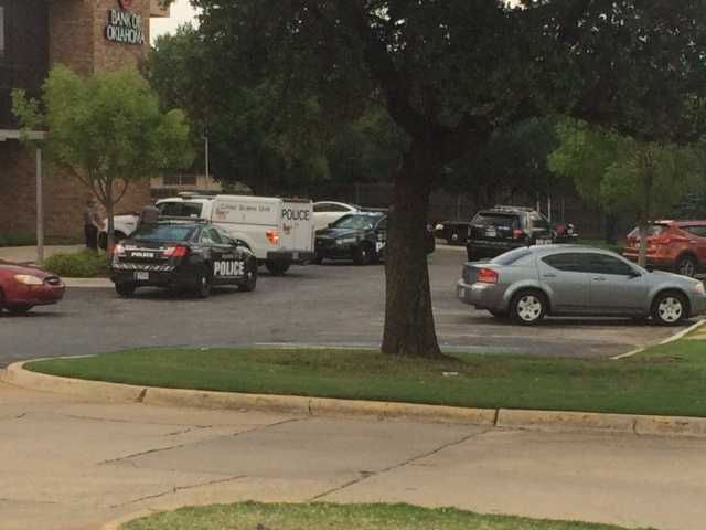 Police investigating bank robbery in northwest Oklahoma City