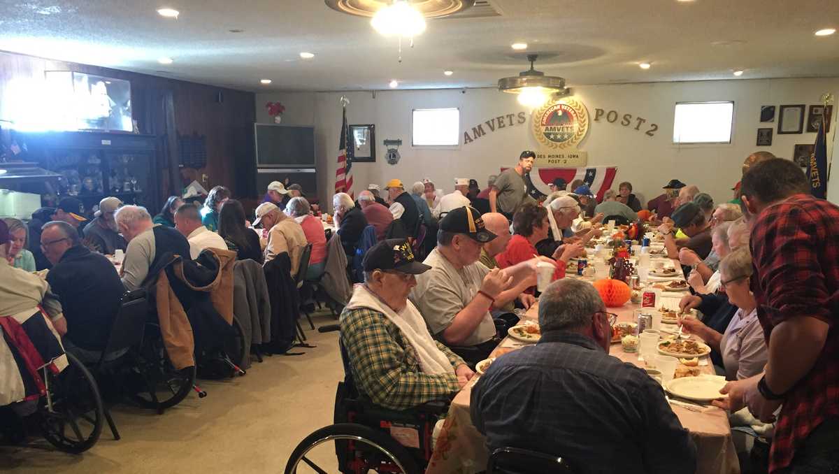 Veterans receive early Thanksgiving dinner at annual meal