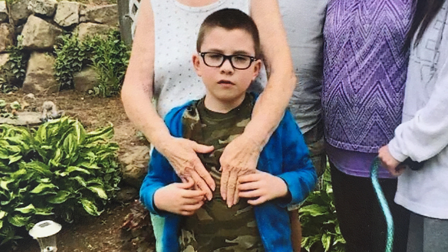 Police: Man who killed himself, 6-year-old with charcoal grills left warning for cops