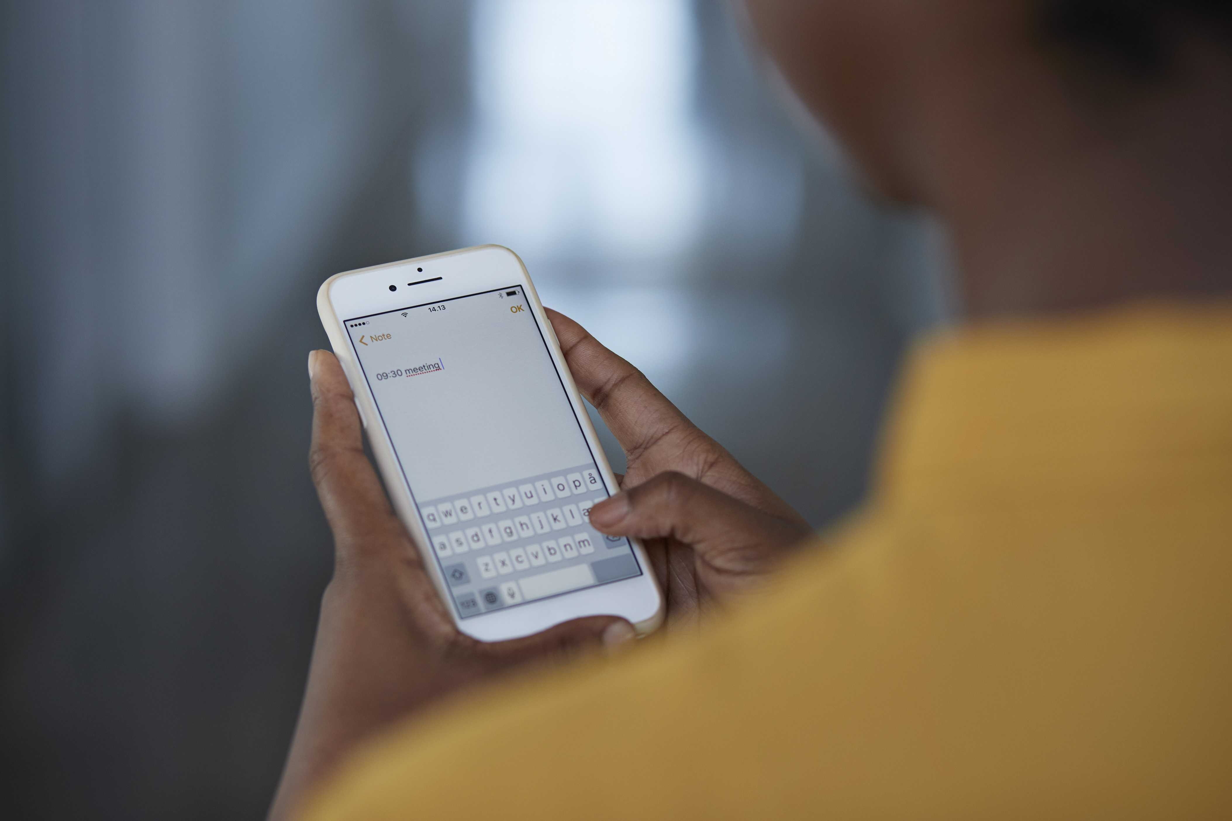 Apple to respond to probe into slowdown of old iPhones