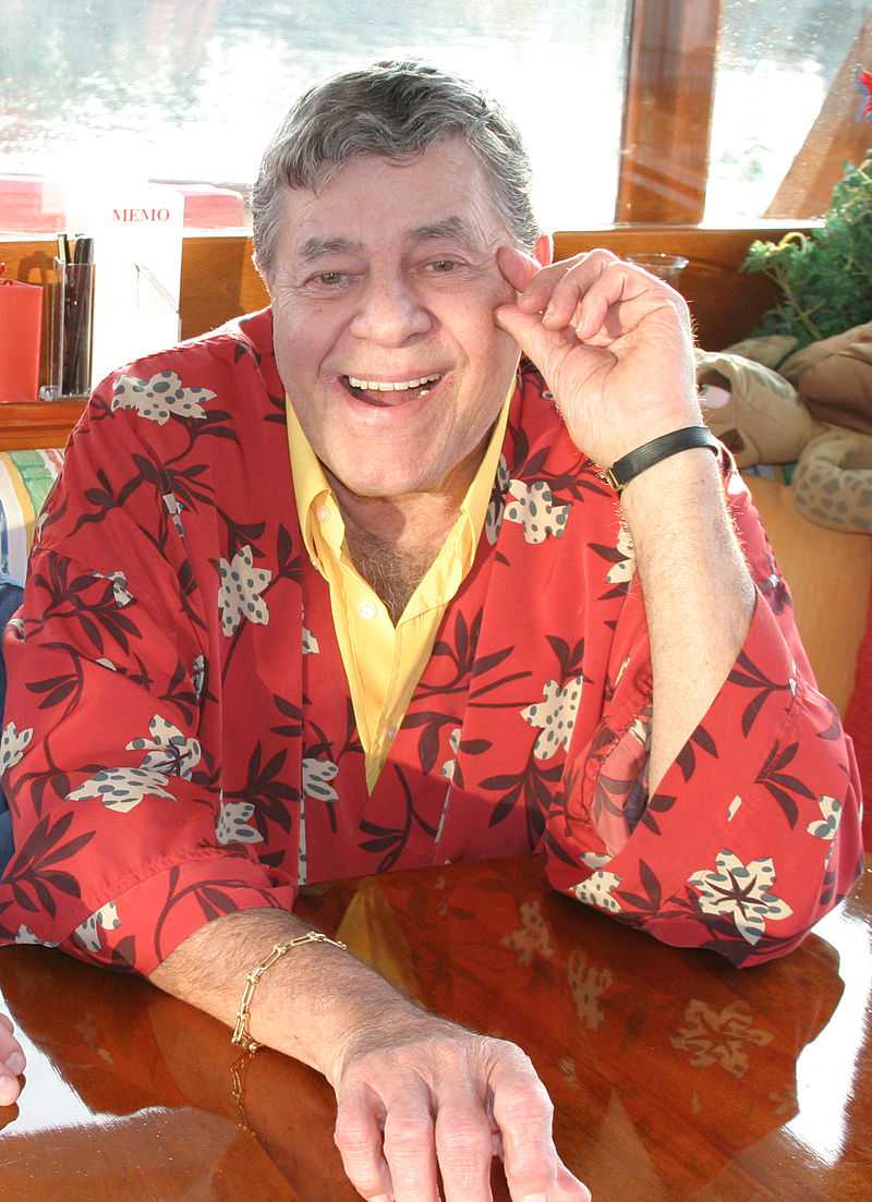 Celebrities pay homage to comedian Jerry Lewis