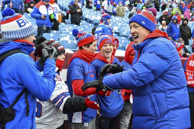 NFL legend Jim Kelly announces return of oral cancer