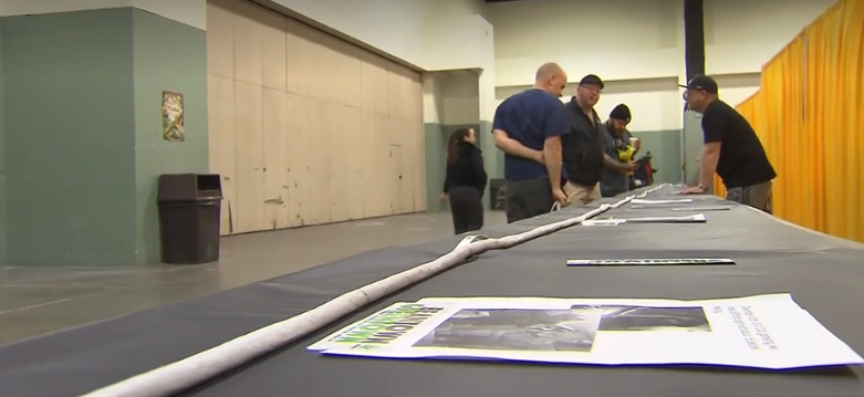 Marijuana aficionados roll 100-foot-long joint