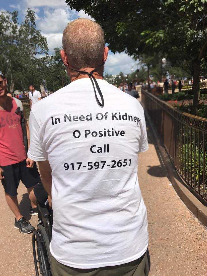 Dad walks around Disney World in shirt asking for a kidney — and finds a match