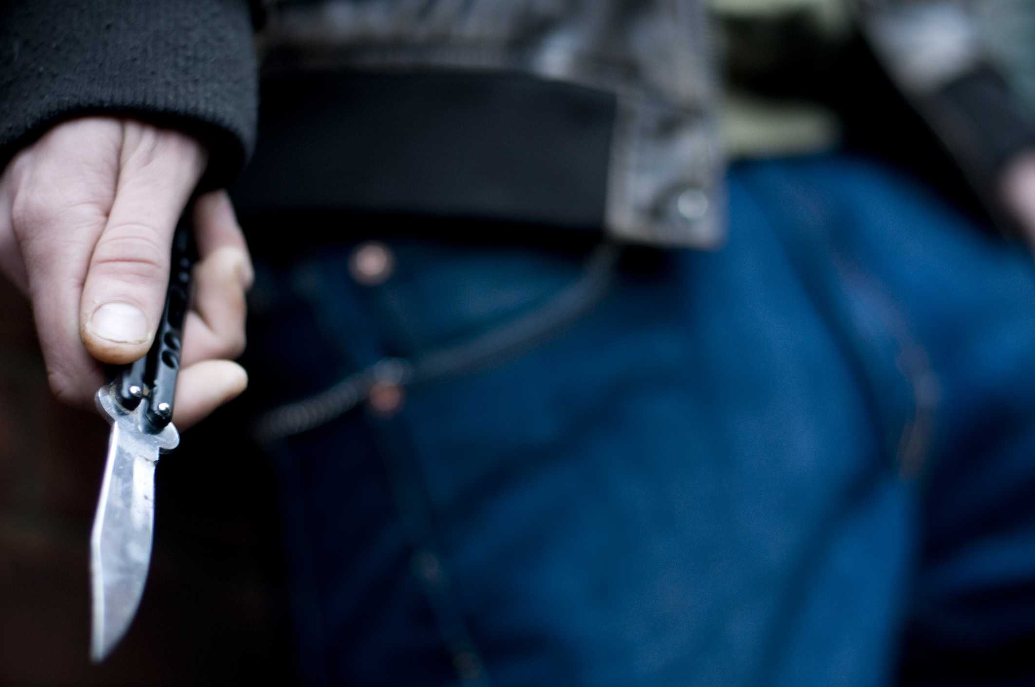 Man's throat slashed while trying to save pregnant wife from kidnappers