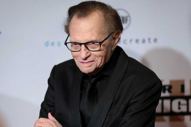Larry King says he was operated on for lung cancer