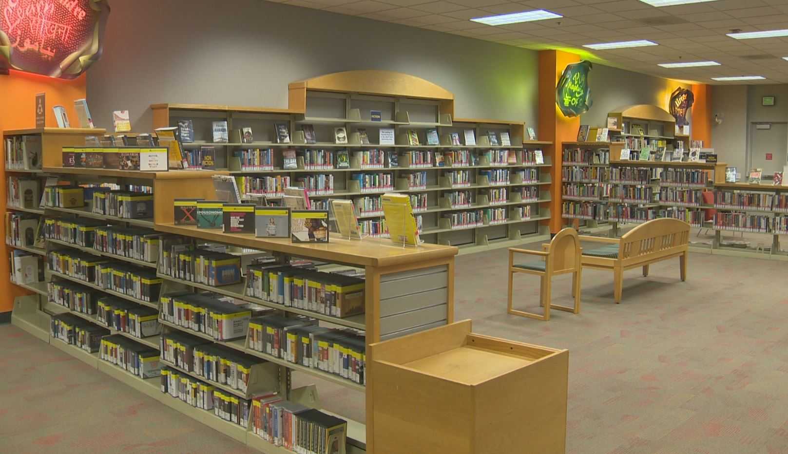 Sacramento librarians train to help patrons with mental illness