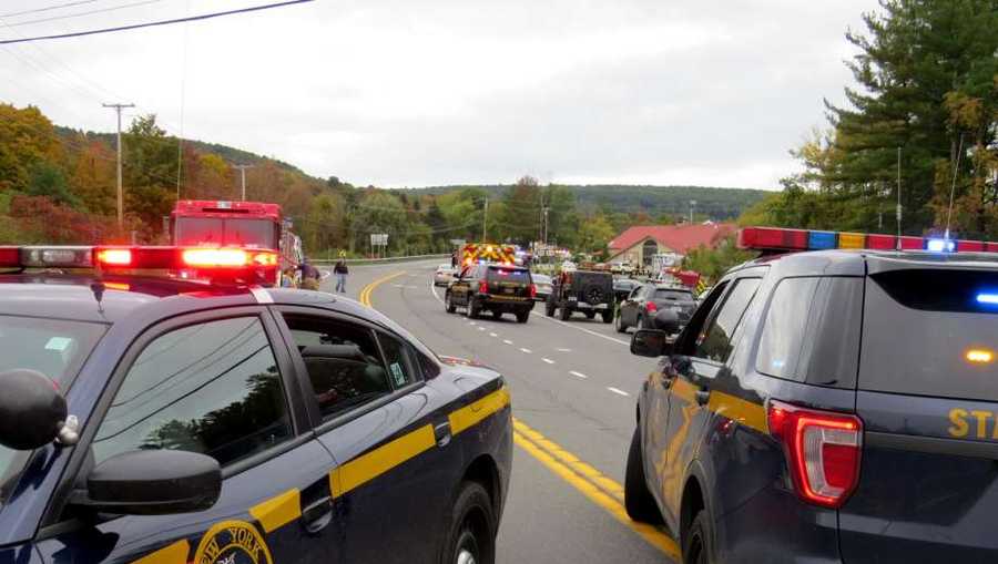 20 people killed in limousine crash near Albany, New York