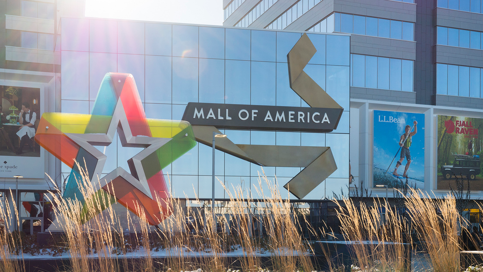 2 men stabbed at Mall of America, suspect arrested