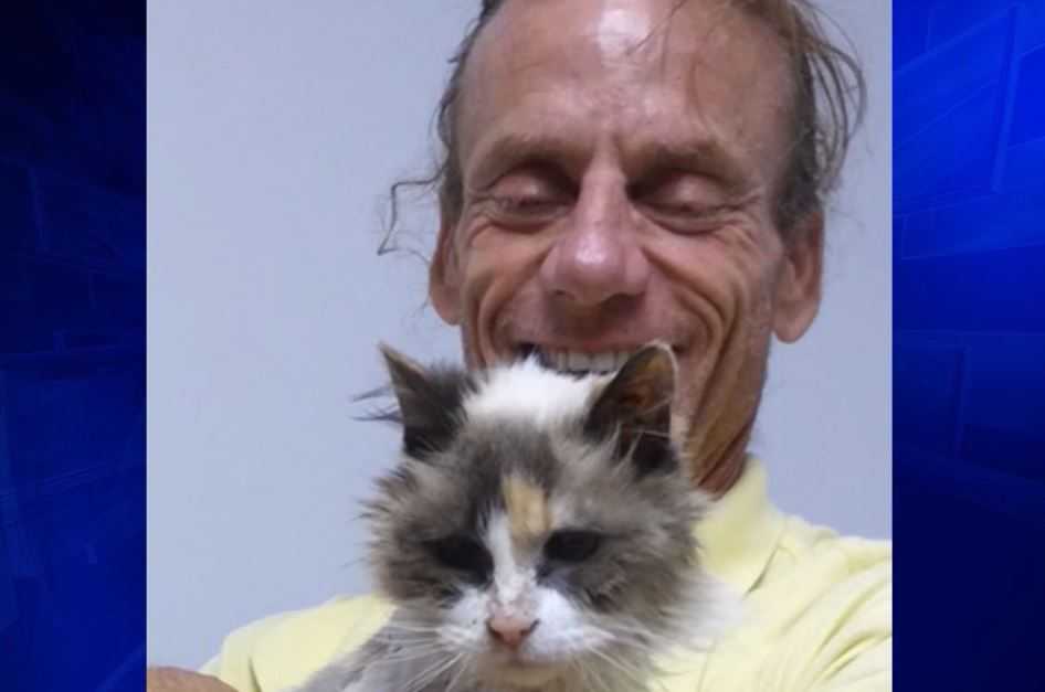Owner reunited with 20-year-old blind, deaf cat after weeks of searching