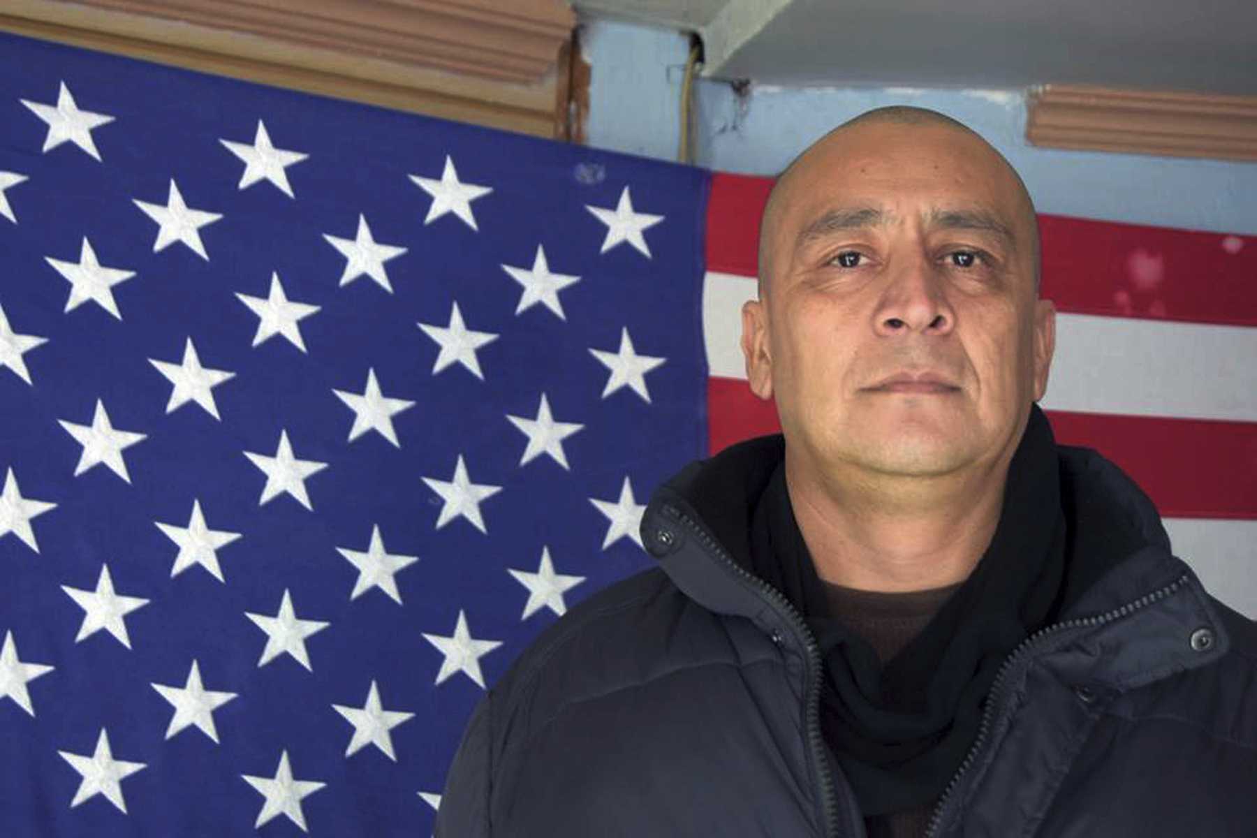 Deported ex-Marine wins case to return to US from Mexico