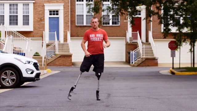 Veteran who lost both legs running a marathon every day for a month