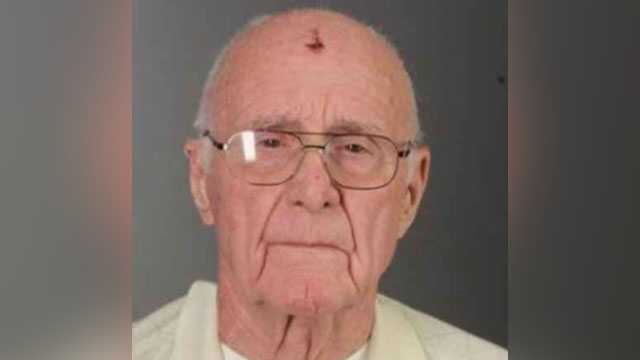 Lawyer: 88-year-old man attacked wife with hammer to 'end her suffering'
