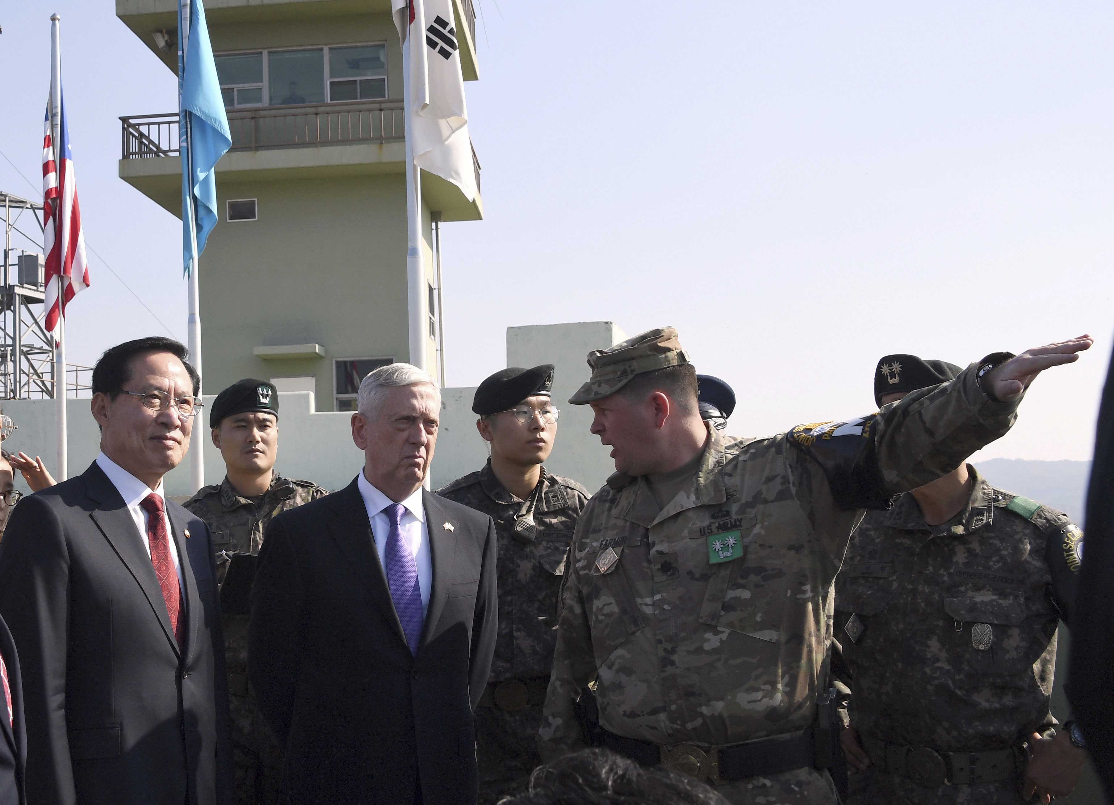In DMZ visit, Pentagon chief stresses diplomacy to end Korean crisis