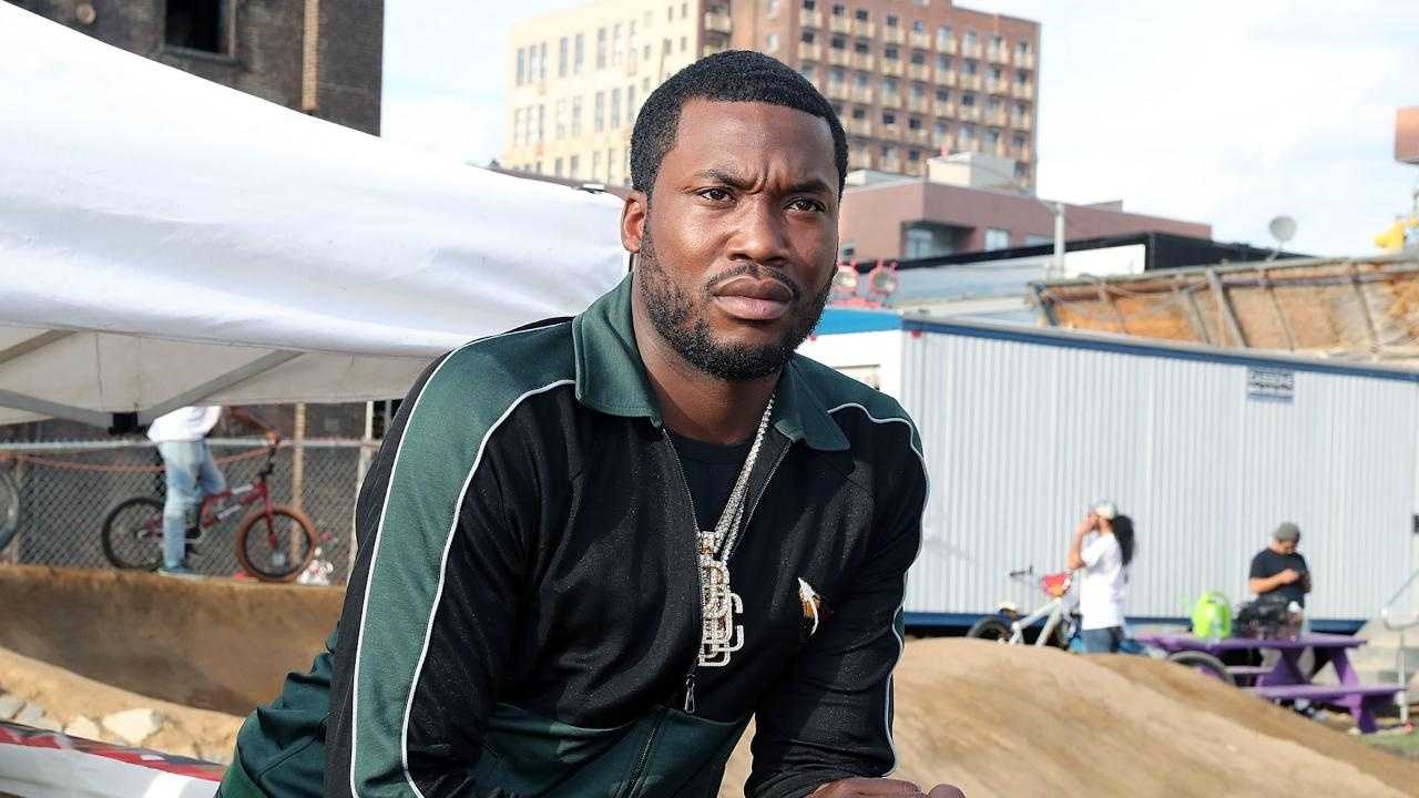 Meek Mill to remain in prison; judge calls rapper 'a danger to the community'
