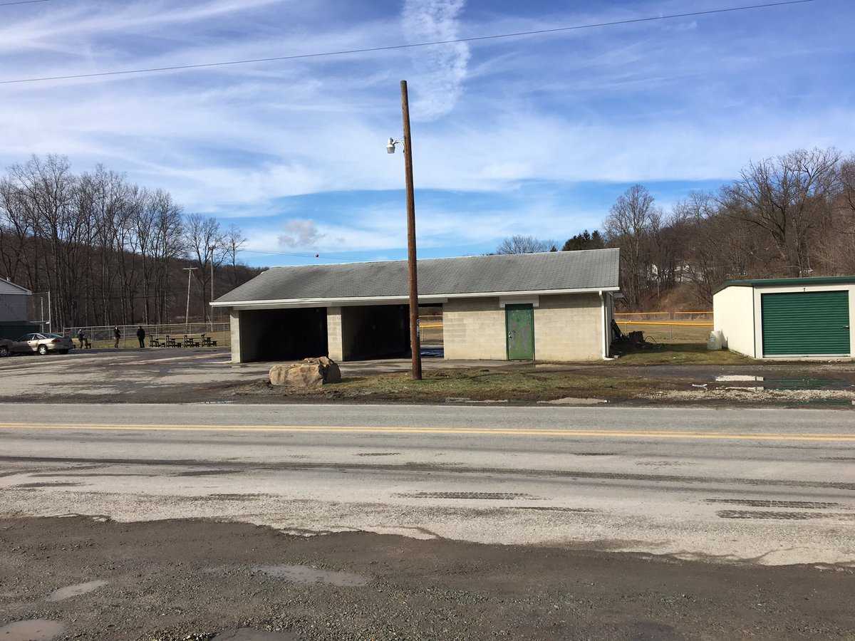 Shooting in Fayette County leaves 4 dead; suspected shooter not expected to survive injuries