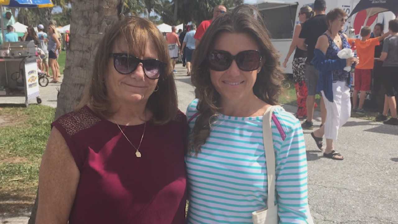 Mom, daughter battle breast cancer together