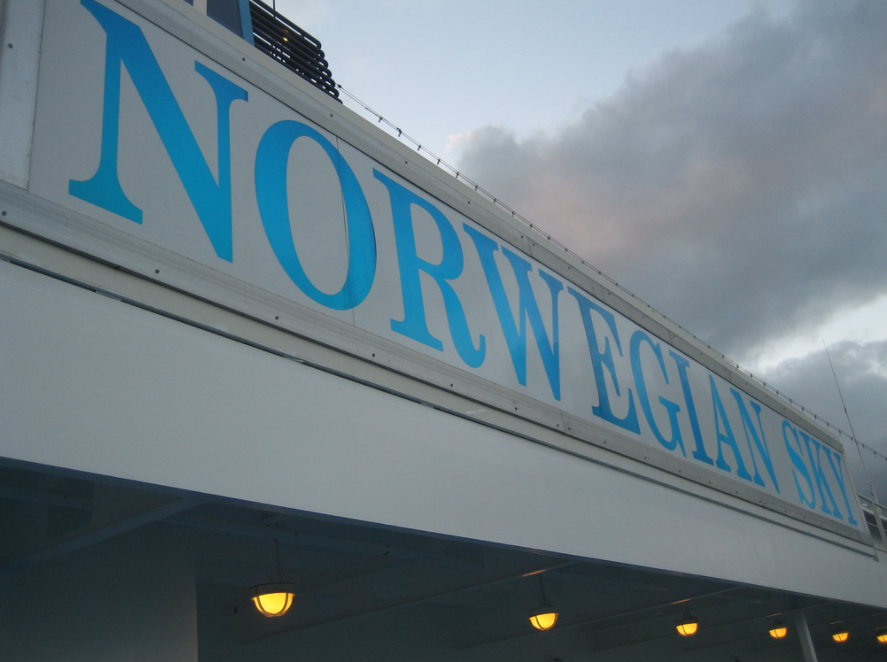 Cruise passengers dropped off in Miami rushing to get home ahead of Irma