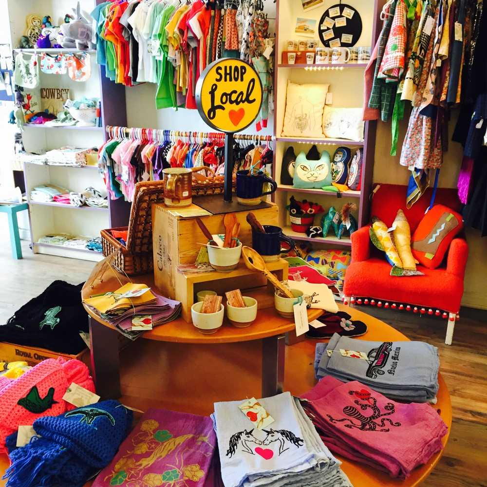 5 best places to buy last-minute gifts