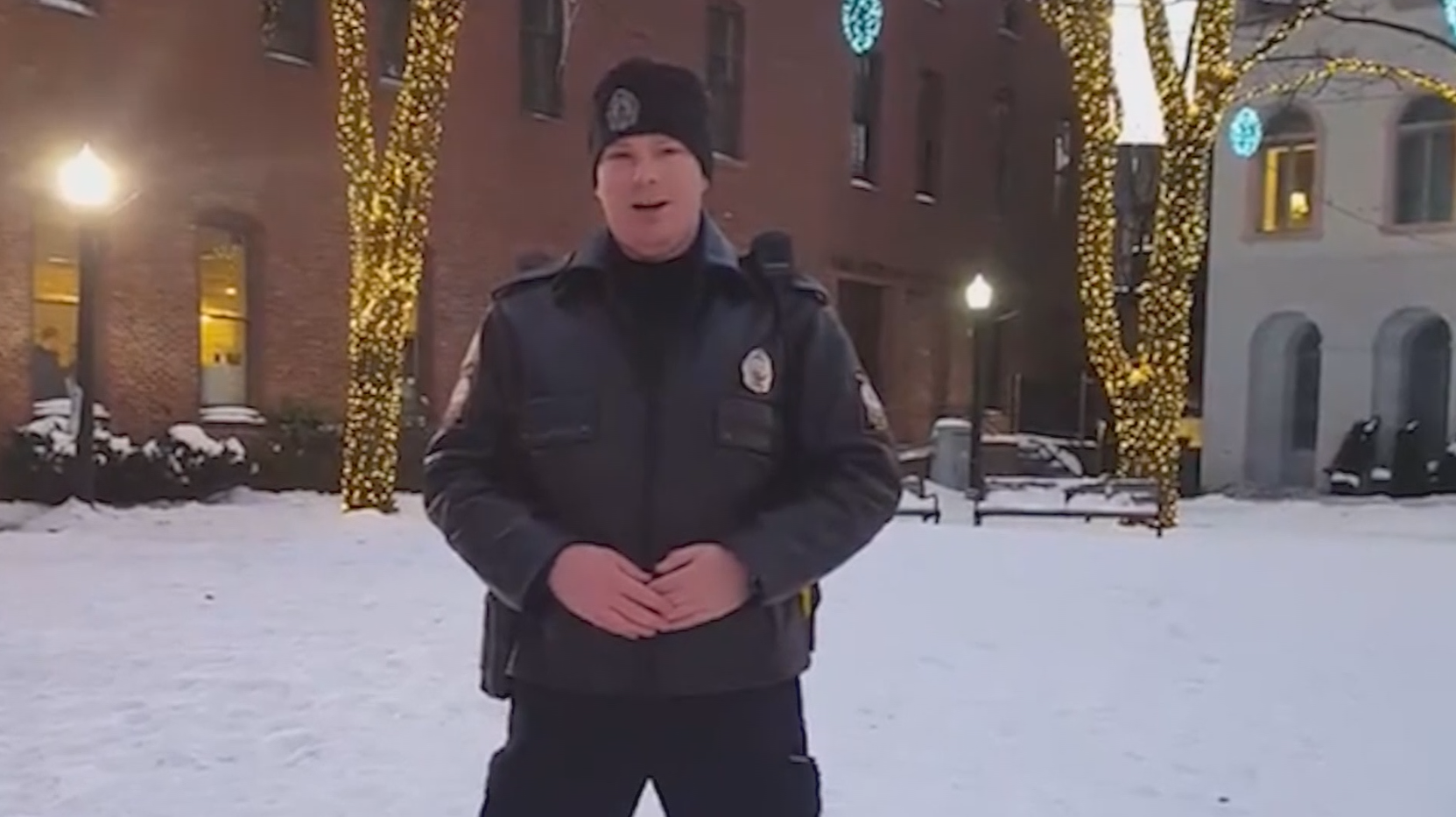 Video of police officer singing 'O Holy Night' goes viral