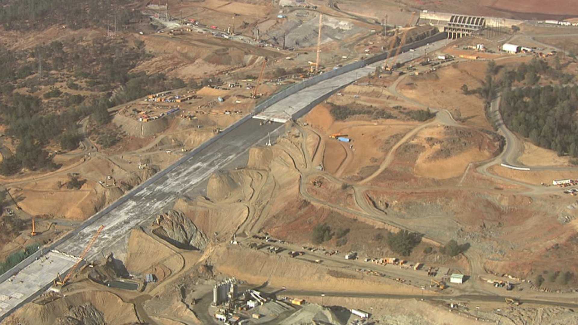 Oroville mayor lashes out over dam communications