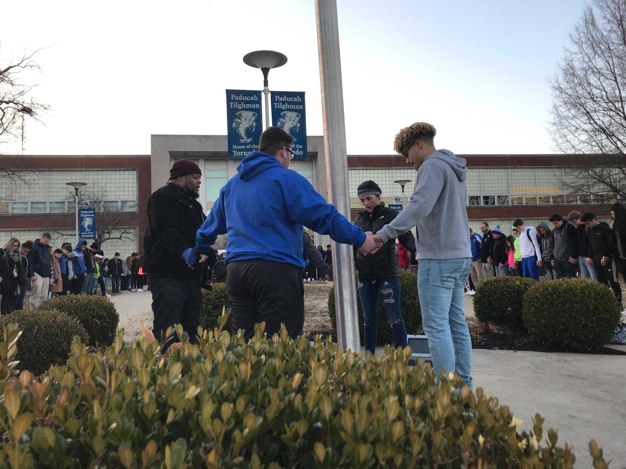 Kentucky school shooting: Prosecutor wants 2 murder counts, 12 assault