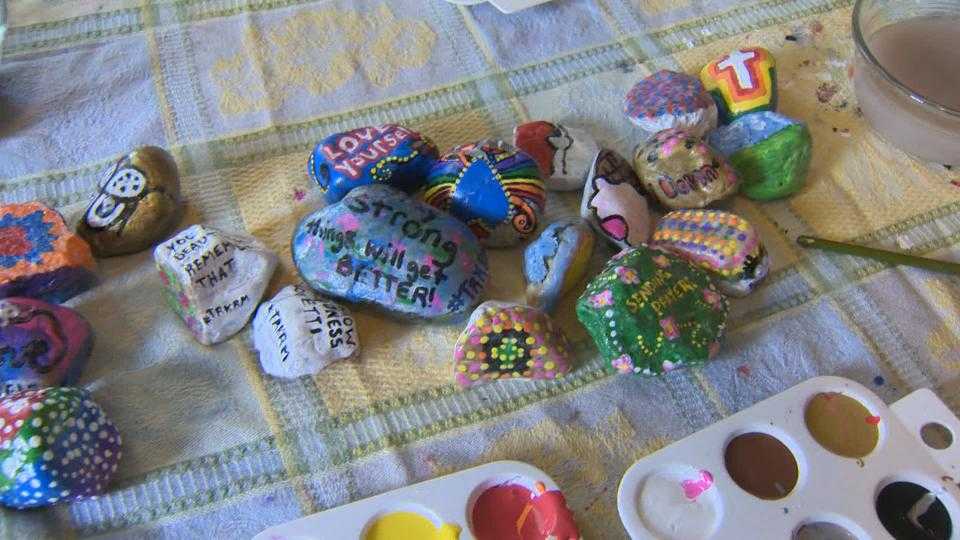 Kind messages literally 'rock' community