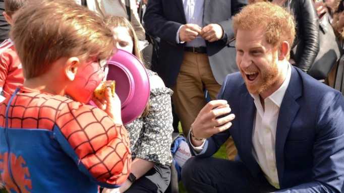 Royals host children's party at Buckingham Palace - KETV Omaha