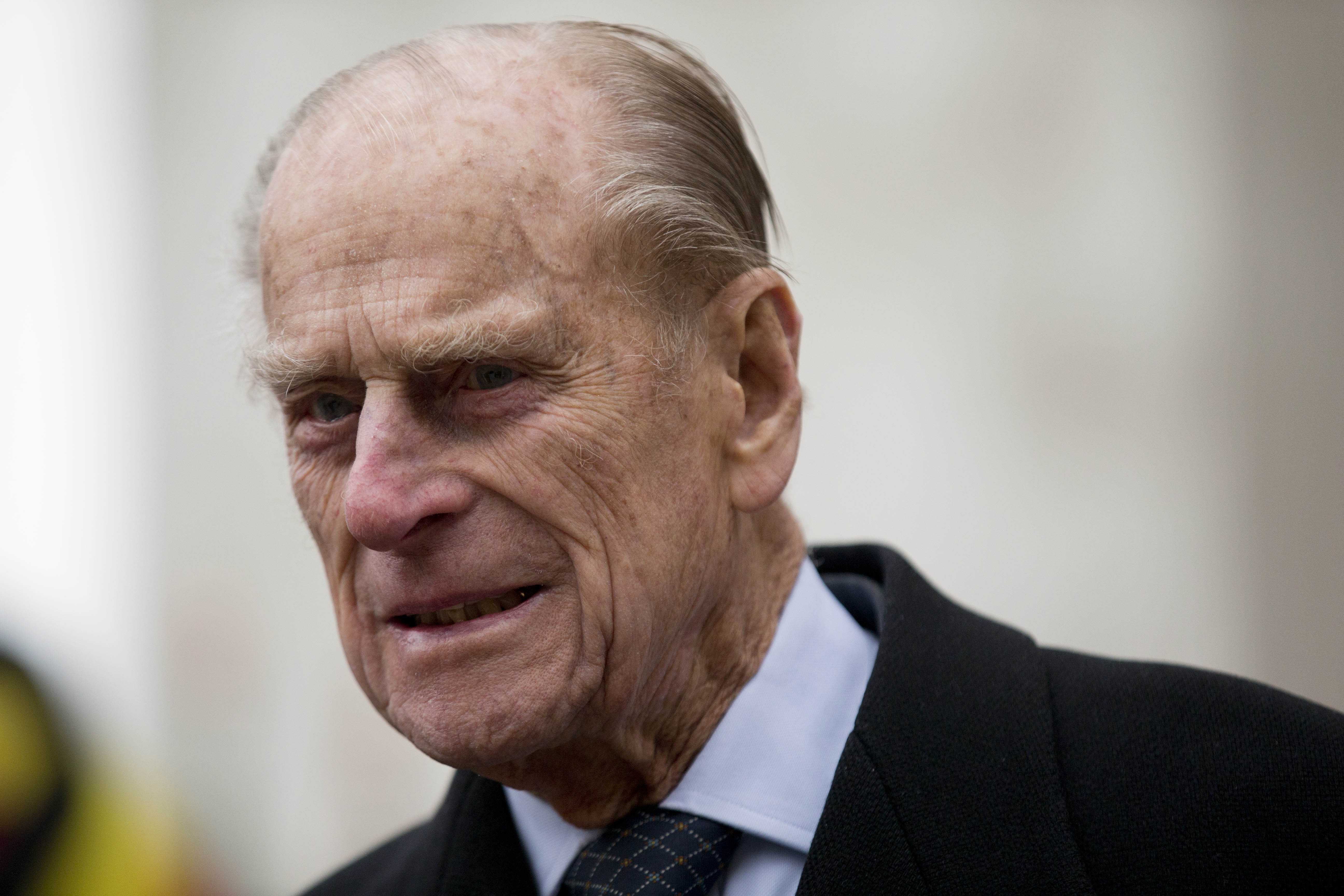 Prince Philip leaves hospital after treatment