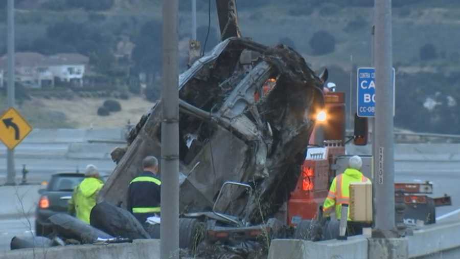 I80 reopens after pineapple truck crash near Carquinez Bridge