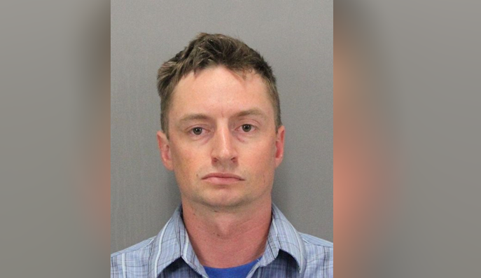 Snowboarder flashes young girls at Tahoe ski resort, deputies say