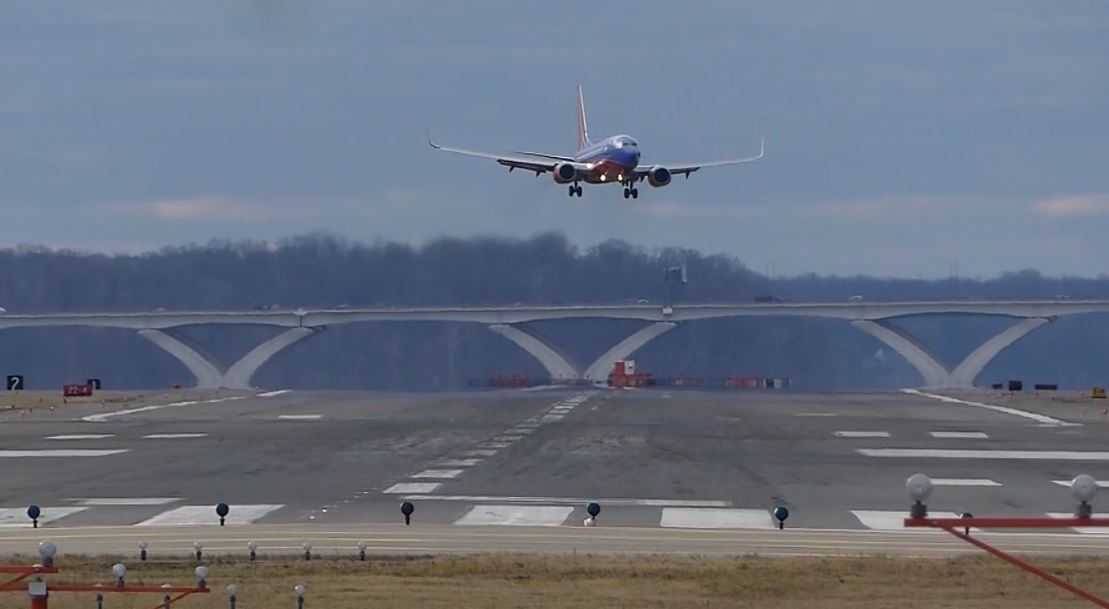 Video shows wobbling plane abort landing in fierce winds