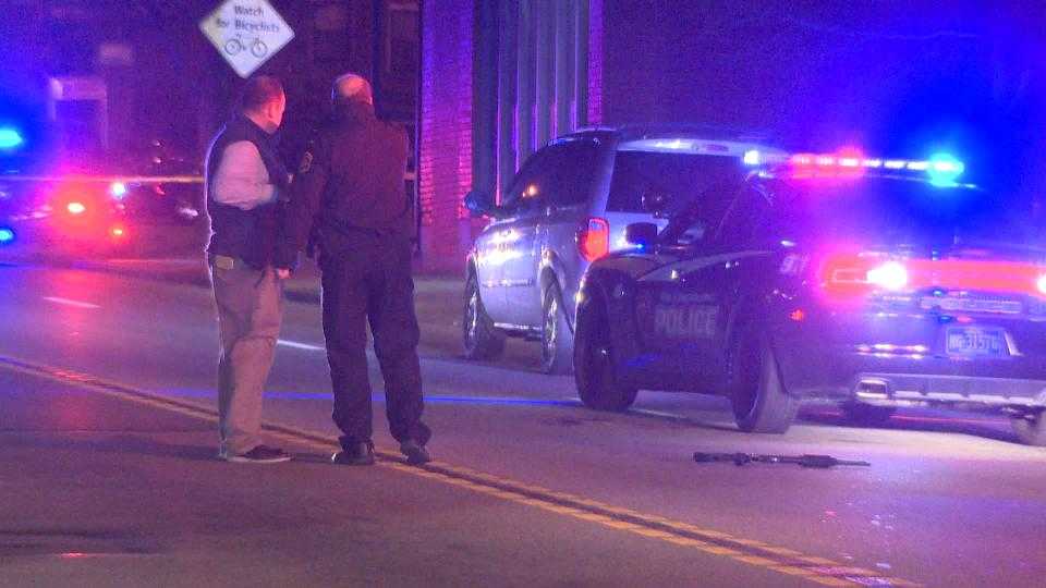 Man shot by police after allegedly pointed a shotgun at officers in Point Breeze