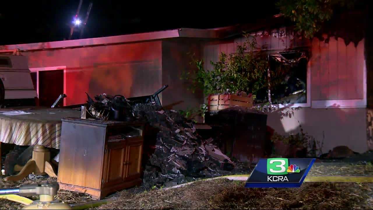 6 students flee burning home in Davis