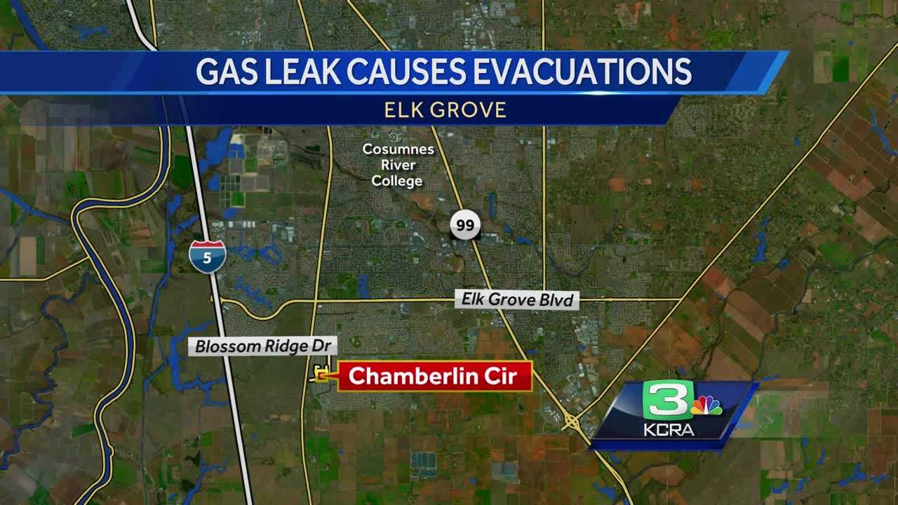 5 Elk Grove homes evacuated after car crashes into garage