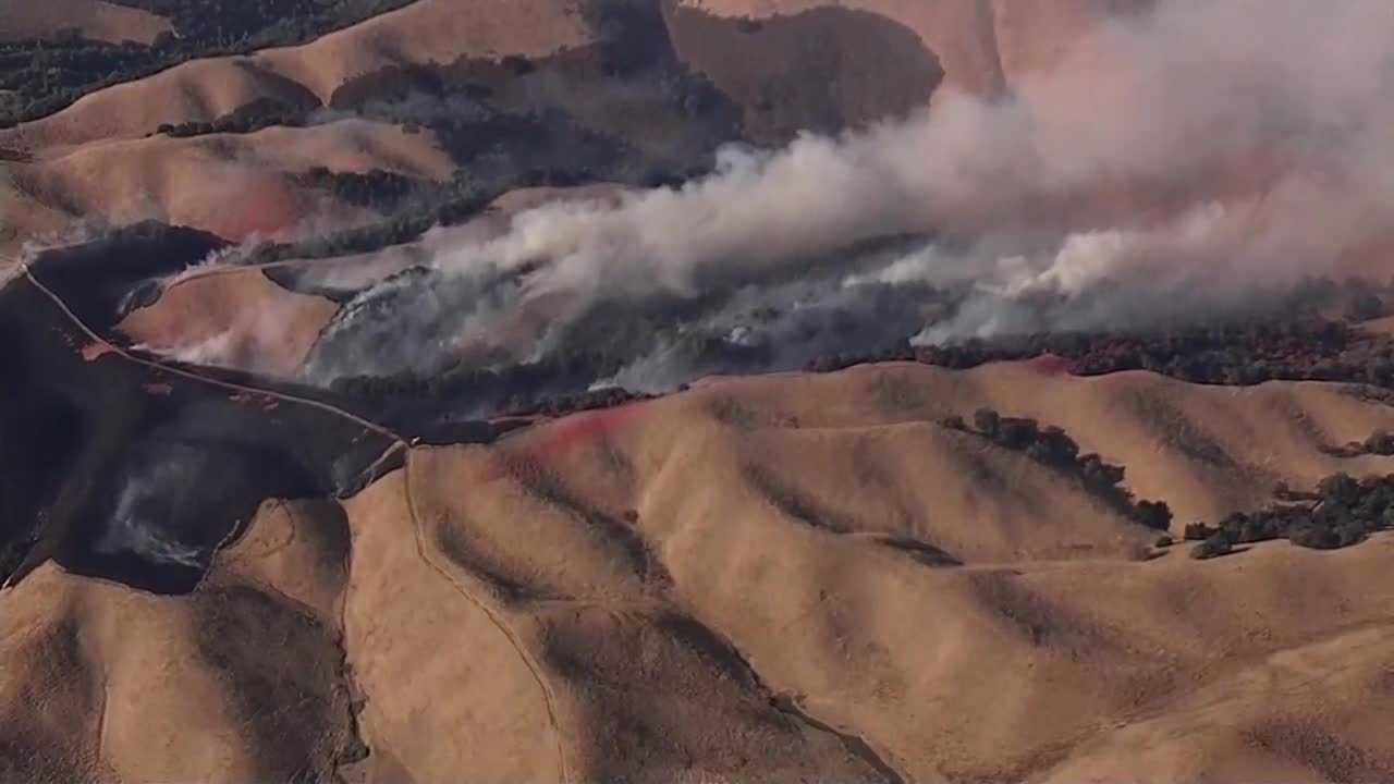 Grass fire burns near Gilroy