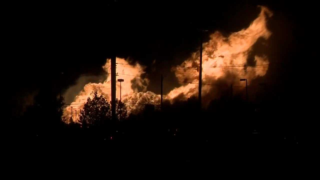 Massive gas explosion ignites fire in Detroit suburb