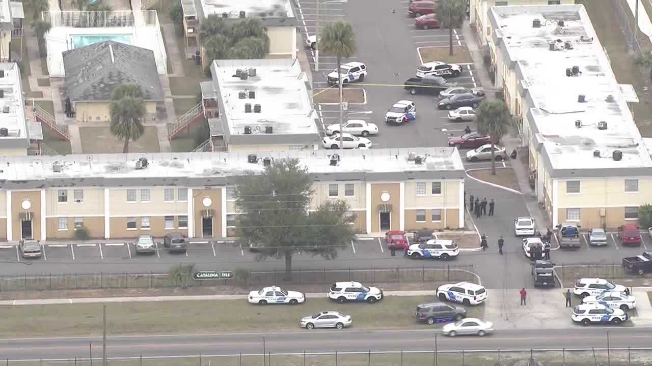 Man shot at Orlando apartment complex