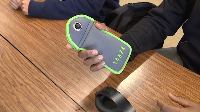 High school gets results after locking up students' cell phones