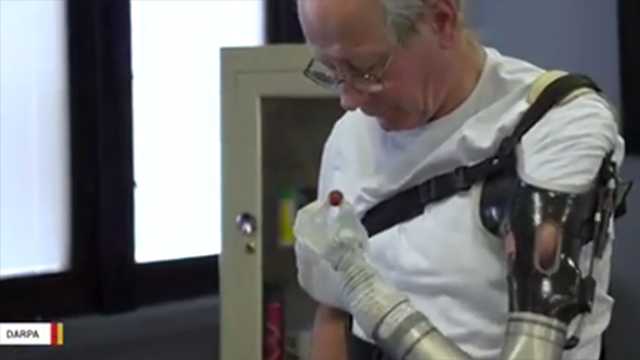 New futuristic bionic arm unveiled for 2 veterans