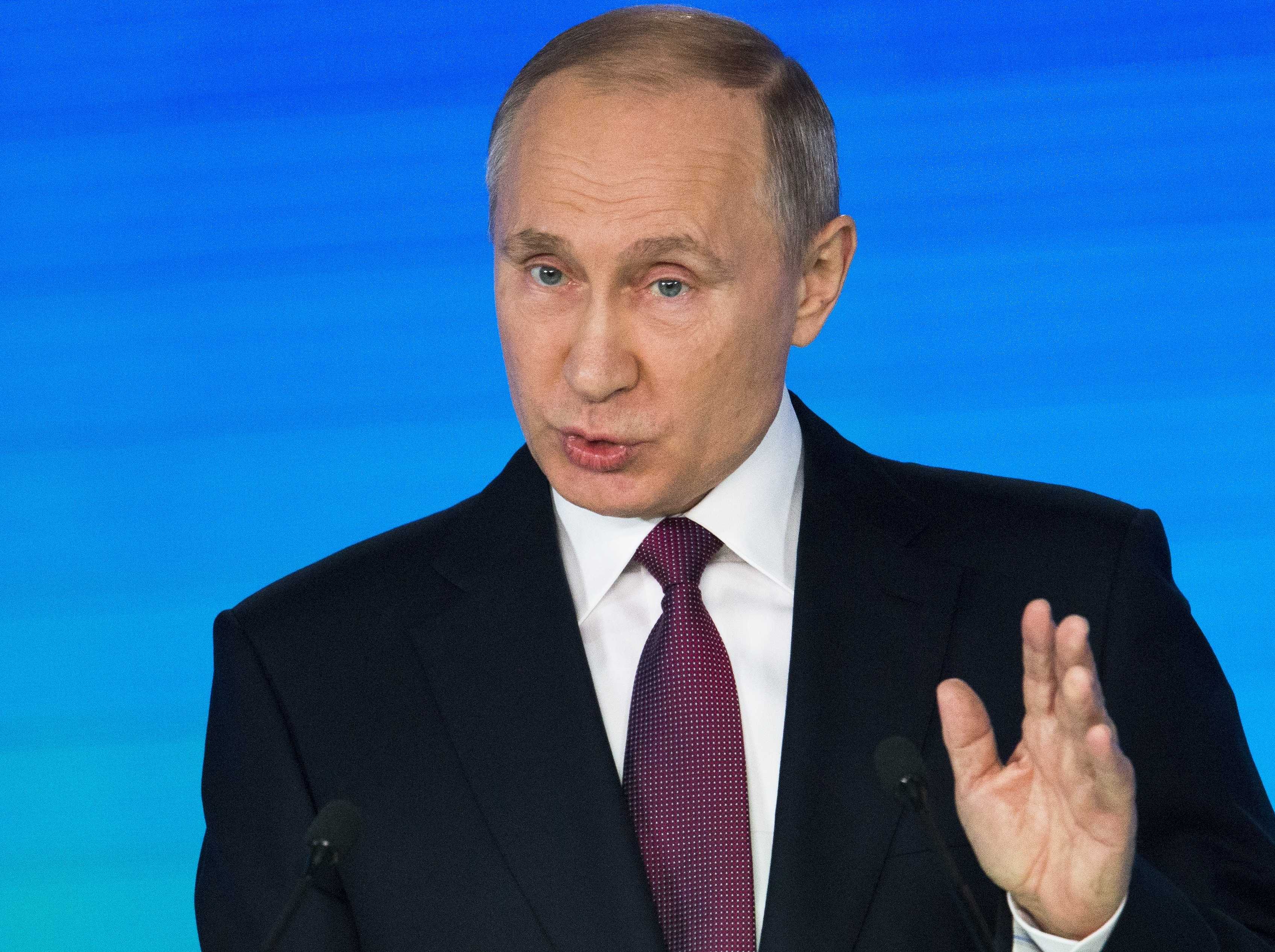 Putin boasts of new Russian nuclear weapons