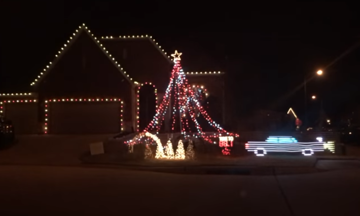 Texas man's epic light display dedicated to local rap scene, Astros team goes viral