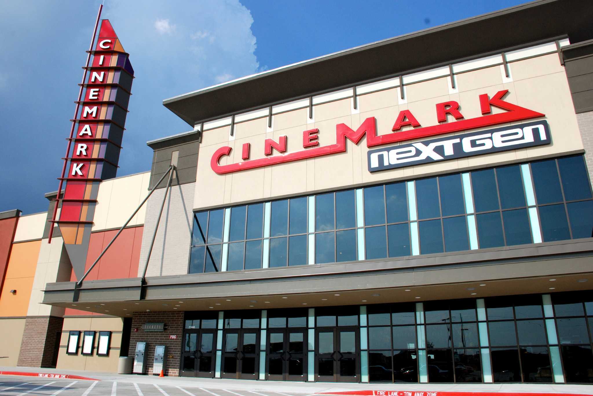 Cinemark to ban large bags in theaters