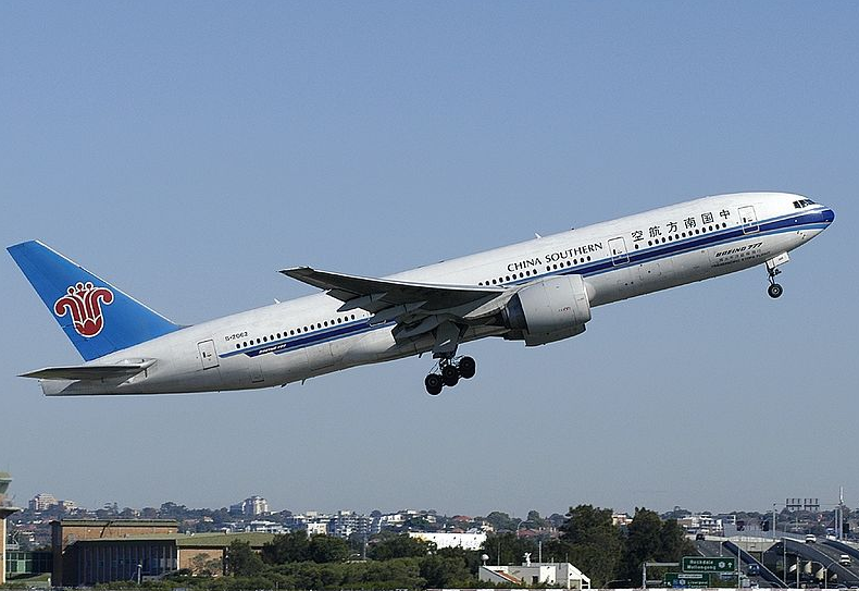 Passenger bag catches fire in overhead bin