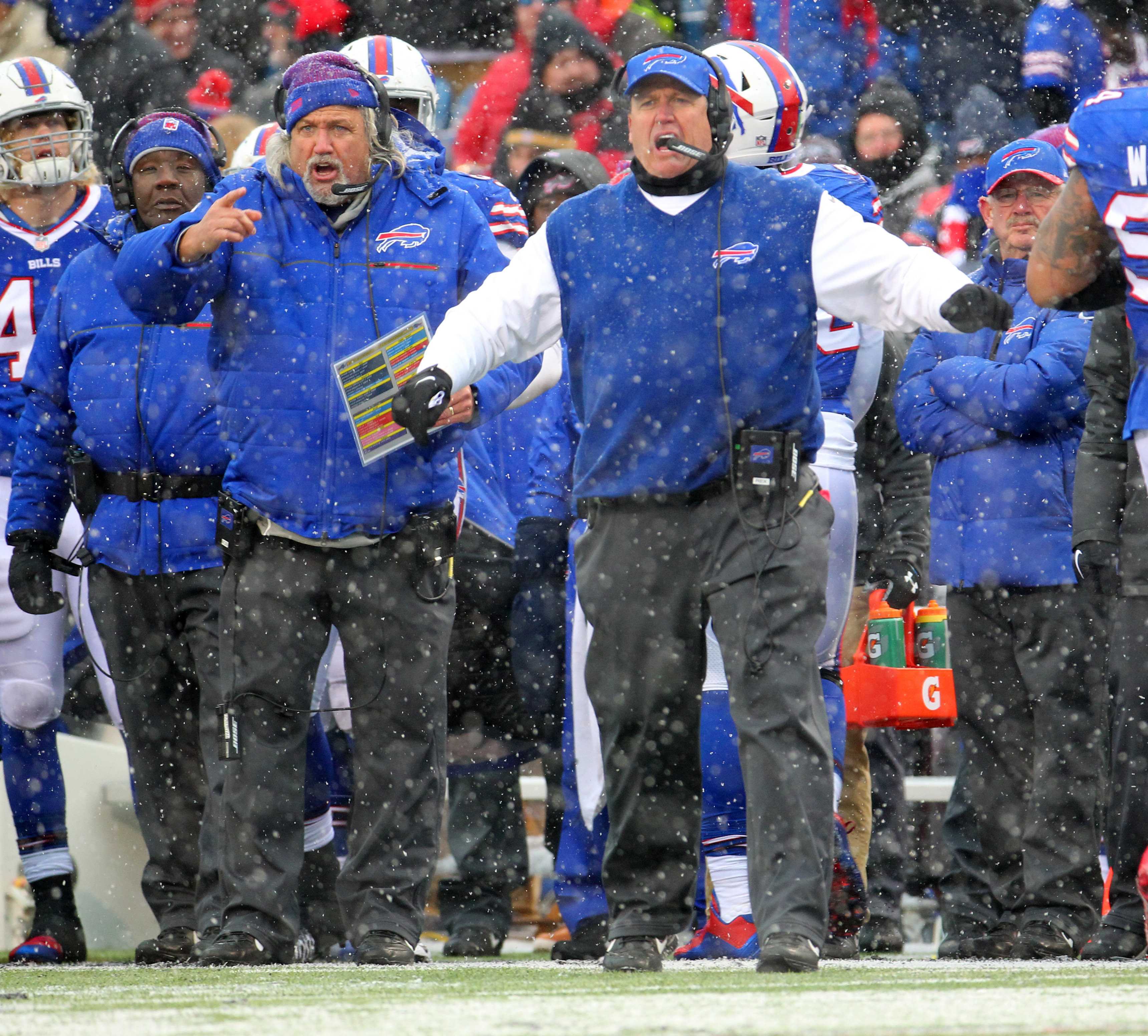 NFL's Ryan brothers get into bar scuffle