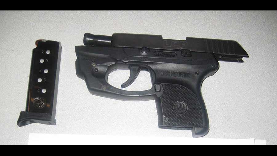 Woman with gun in purse stopped at Pittsburgh airport security checkpoint