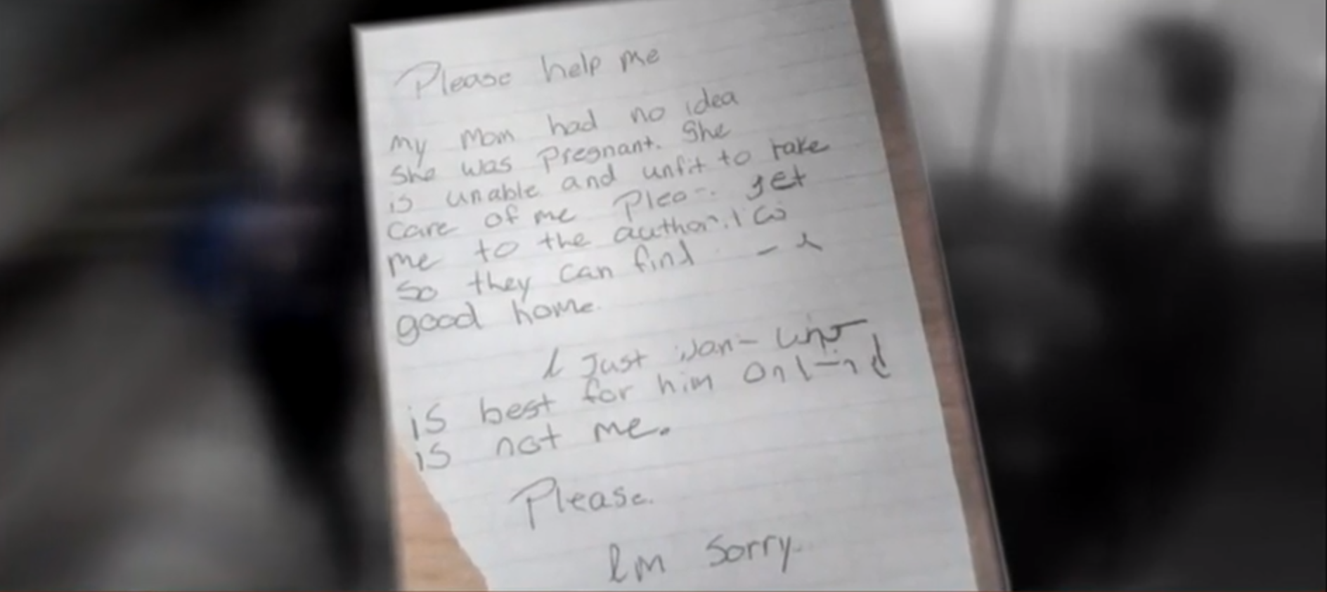 'I'm sorry': Mom gives birth, abandons baby in airport bathroom with note