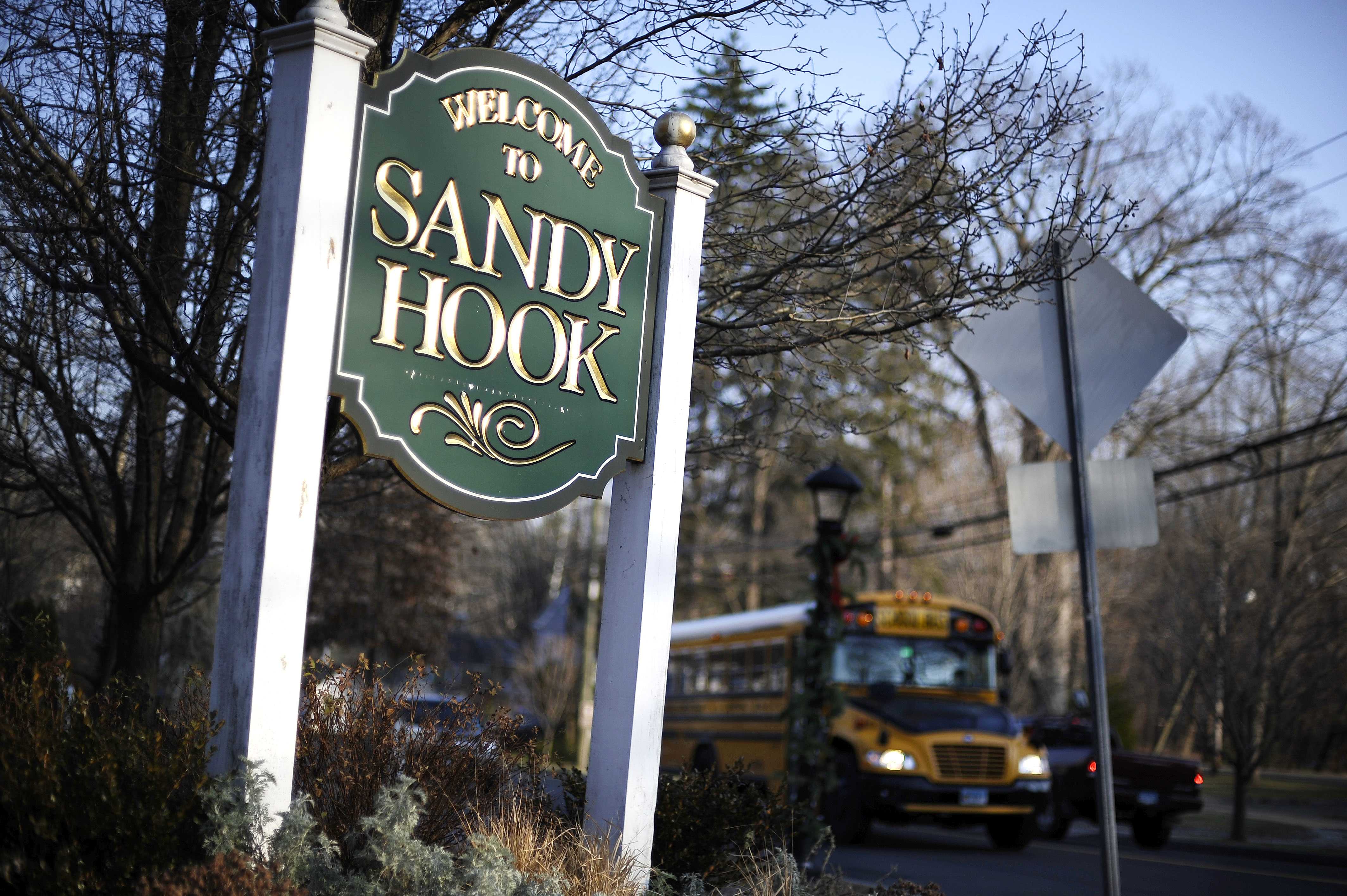Connecticut police issue Sandy Hook response report
