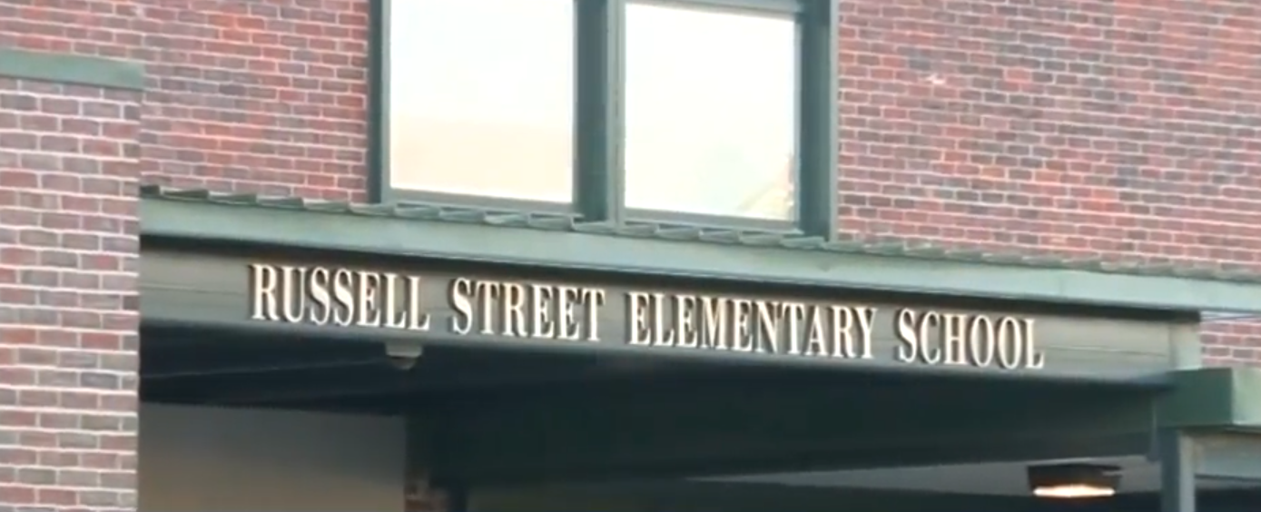 Substitute teacher takes knee in classroom during pledge of allegiance